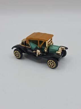 No. 304 Ford Model T 1910 Diecast Car 1:64 Black/Green Gold Wheels Unboxed